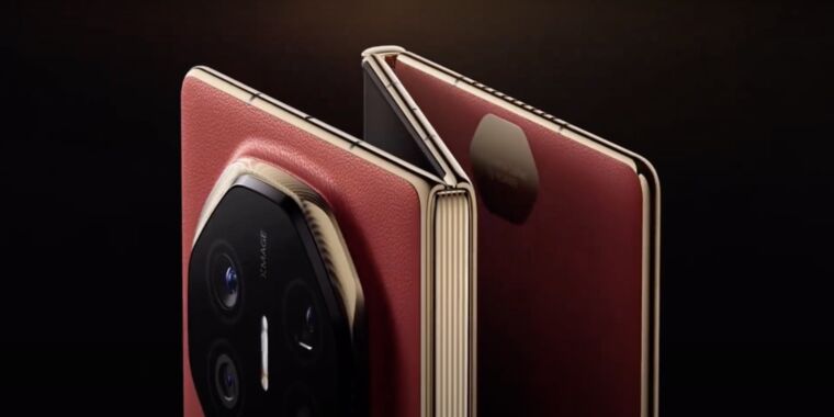 Huawei’s ,800 trifold phone is a real thing it wants people to hold and use